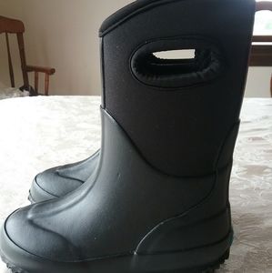 ZOOGS Black  boots size toddler 8,new without tags